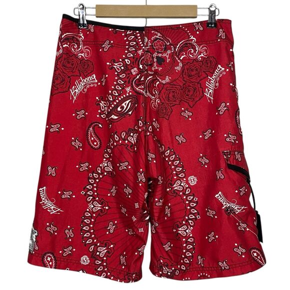 Billabong Board Shorts Mens 32 Red Swim Trunks Y2K Bandana Paisley Skulls Pistol - Picture 2 of 11